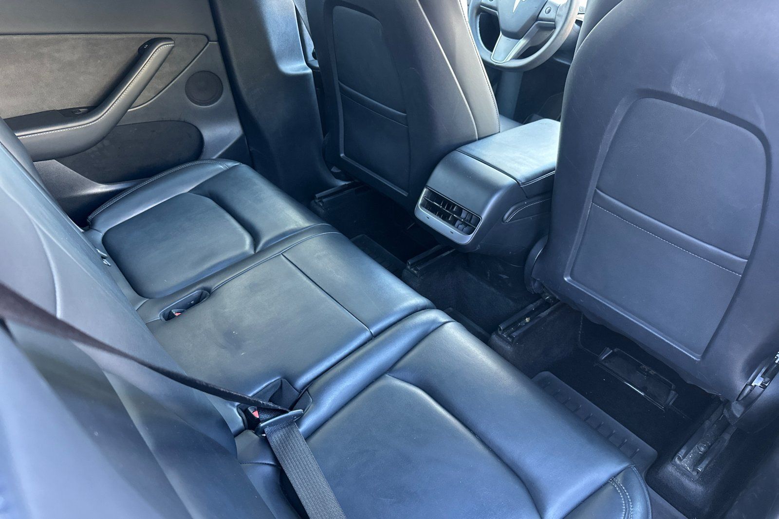 Used 2022 Tesla Model Y Long Range AWD/4WD image 18