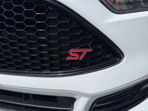 Used 2017 Ford Focus ST w/ Equipment Group 402A FWD image 17