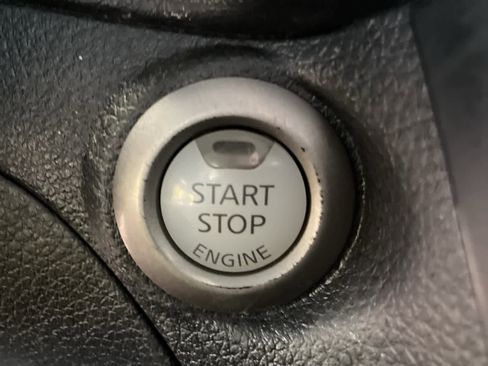 Used 2017 Nissan Sentra SV image 17