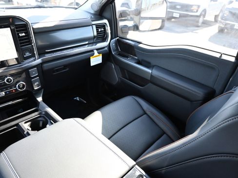 New 2026 Ford F250 Lariat w/ Black Appearance Package image 33