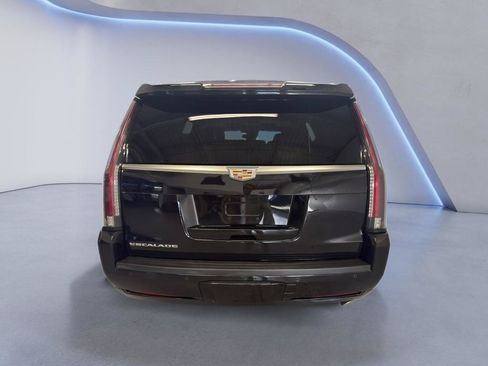 Used 2016 Cadillac Escalade Luxury AWD/4WD image 7