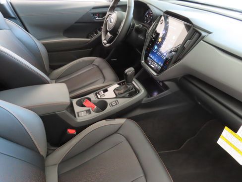 Certified 2025 Subaru Crosstrek 2.5i Limited w/ Crosstrek Mirror Package image 27