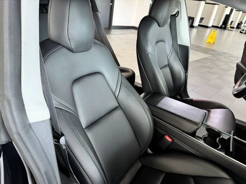 Used 2018 Tesla Model 3 Long Range RWD image 13