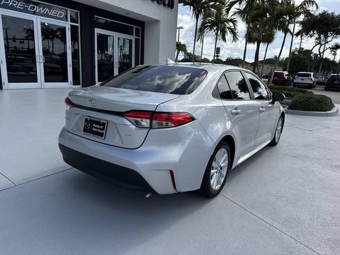 Used 2023 Toyota Corolla LE w/ LE Convenience Package FWD image 3