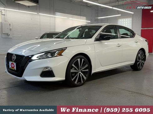 Used 2021 Nissan Altima 2.5 SR w/ SR Premium Package AWD/4WD image 1