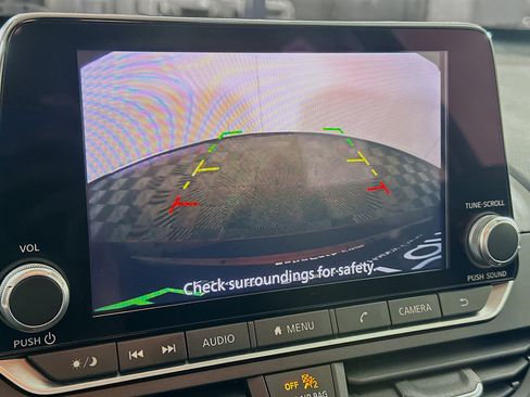 Used 2024 Nissan Altima 2.5 SV image 21