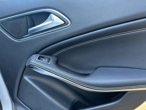 Used 2019 Mercedes-Benz GLA 250 4MATIC image 13