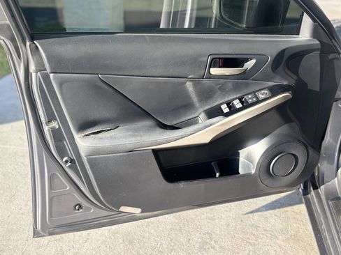 Used 2018 Lexus IS 300 w/ Premium Package image 11