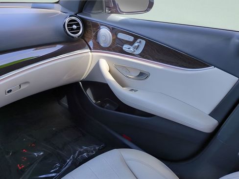 Used 2019 Mercedes-Benz E 300 image 15