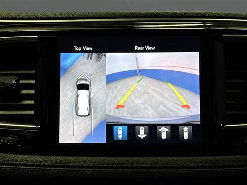 Used 2019 Chrysler Pacifica Limited image 10