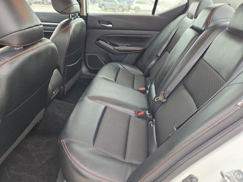 Used 2024 Nissan Altima 2.5 SR FWD image 25