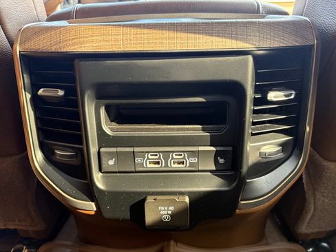 Used 2024 RAM 3500 Limited AWD/4WD image 27