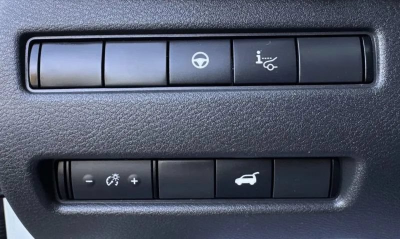 Used 2021 Nissan Rogue Platinum FWD image 46