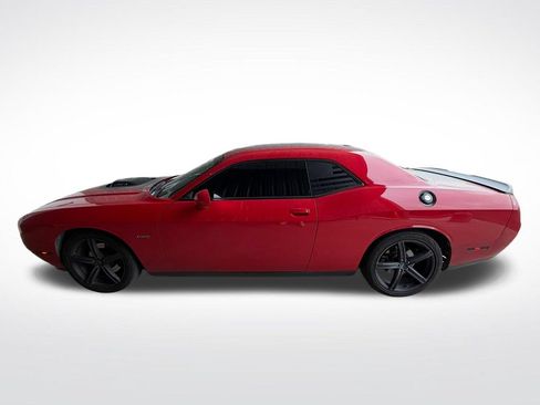 Used 2017 Dodge Challenger R/T RWD image 2