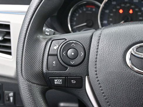 Used 2014 Toyota Corolla LE image 16