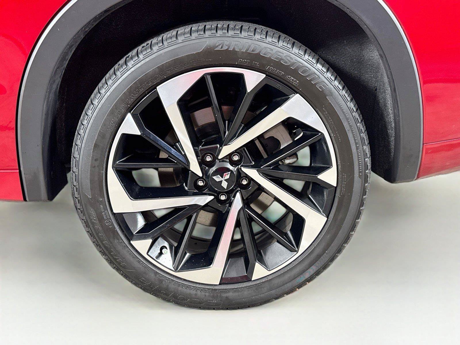 Used 2024 Mitsubishi Outlander 4WD Plug-In Hybrid image 38