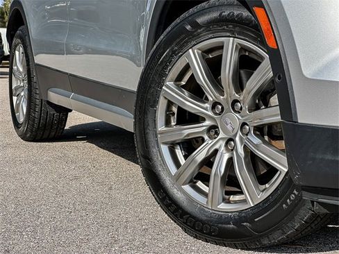 Used 2019 Cadillac XT4 Premium Luxury image 2