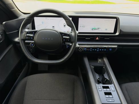 Used 2024 Hyundai Ioniq 6 SE RWD image 32