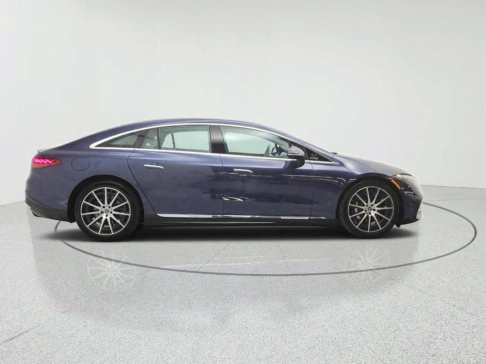 Used 2023 Mercedes-Benz EQS 580 4MATIC Sedan image 4