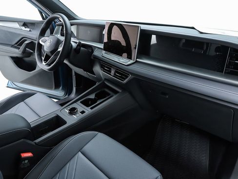 New 2026 Volkswagen Tiguan SE R-Line image 33