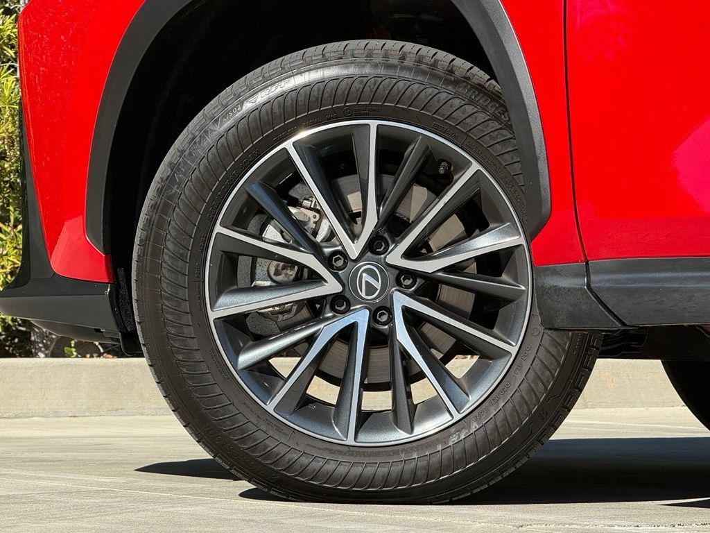 Certified 2025 Lexus NX 250 FWD image 9