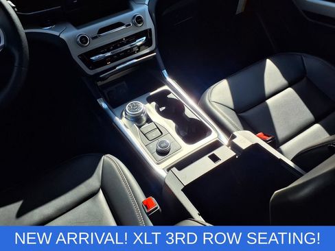 Used 2024 Ford Explorer XLT w/ Equipment Group 202A AWD/4WD image 11