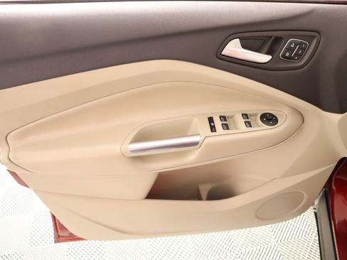 Used 2019 Ford Escape Titanium image 17