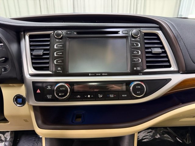 Used 2017 Toyota Highlander Limited Platinum AWD/4WD image 14