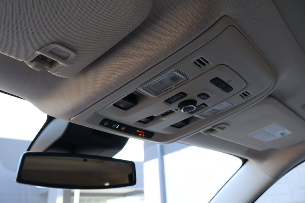 Used 2024 GMC Yukon Denali RWD image 29