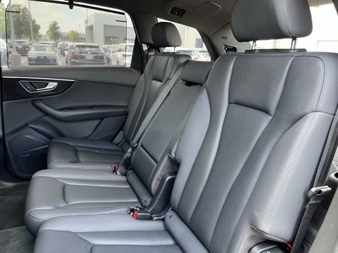 Used 2020 Audi Q7 3.0T Prestige w/ Prestige Package AWD/4WD image 32