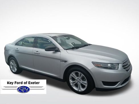 Used 2016 Ford Taurus SE FWD image 1