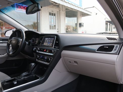 Used 2018 Hyundai Sonata Limited image 30