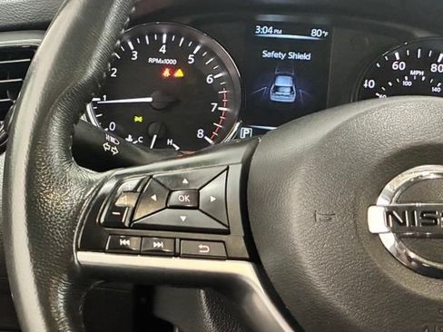 Used 2017 Nissan Rogue SV w/ Sun & Sound Touring Package AWD/4WD image 12
