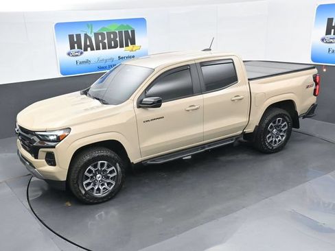 Used 2024 Chevrolet Colorado Z71 w/ Z71 Convenience Package 2 AWD/4WD image 21