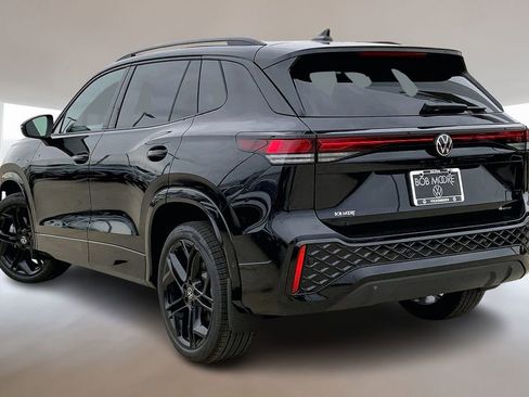 New 2026 Volkswagen Tiguan SE R-Line image 3