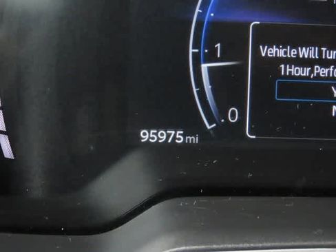 Used 2024 Toyota Corolla Cross XLE image 26
