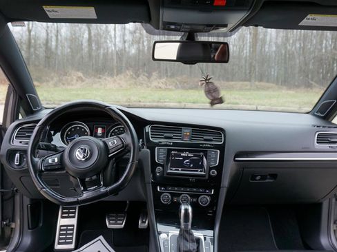 Used 2015 Volkswagen Golf R 4dr HB image 18