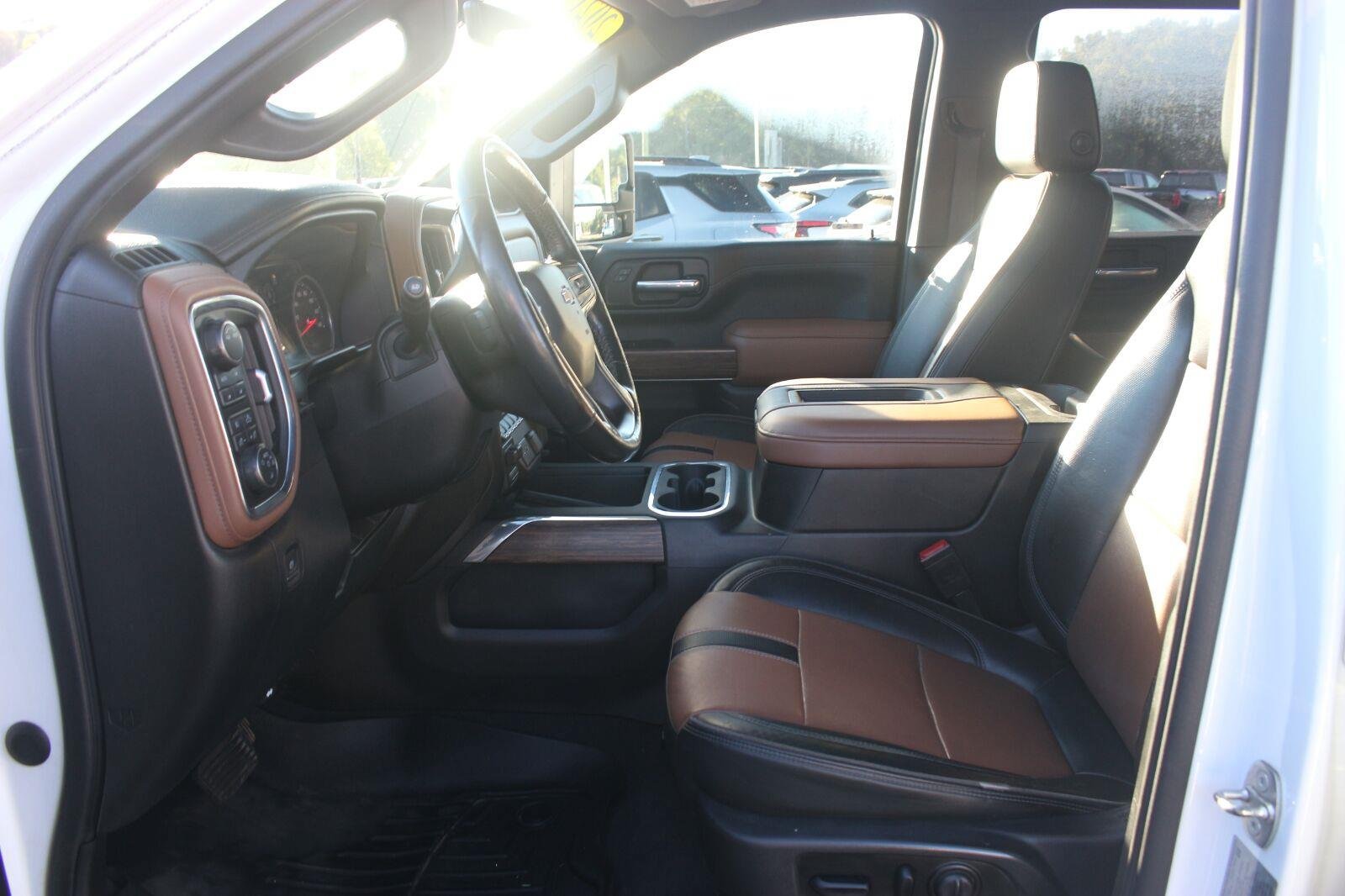 Used 2021 Chevrolet Silverado 2500 High Country AWD/4WD image 17