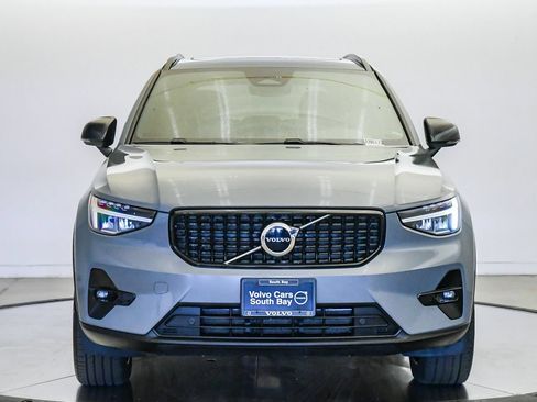 Certified 2023 Volvo XC40 B5 Plus w/ Protection Package Premier AWD/4WD image 7