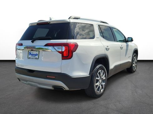 Used 2023 GMC Acadia SLT w/ Preferred Package FWD image 4