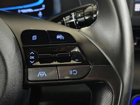 Certified 2025 Hyundai Elantra Sport FWD image 31