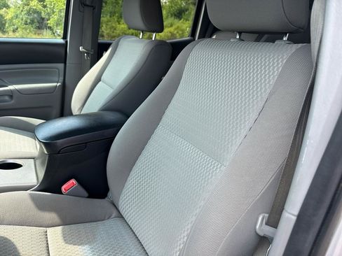 Used 2014 Toyota Tacoma 4x4 Double Cab image 17