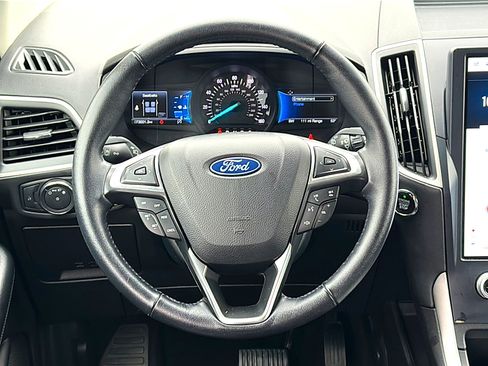 Used 2022 Ford Edge SEL image 27