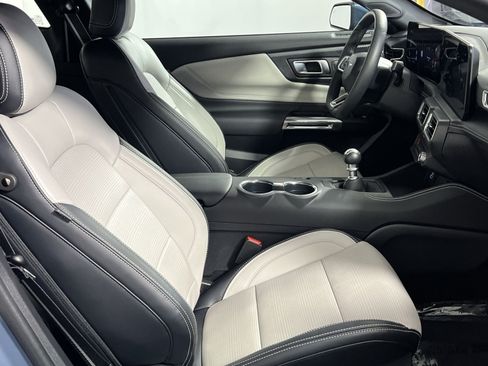 Used 2025 Ford Mustang GT Premium RWD image 29