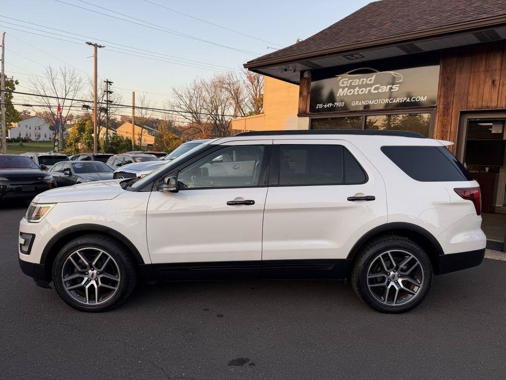 Used 2017 Ford Explorer Sport w/ Equipment Group 401A AWD/4WD image 2