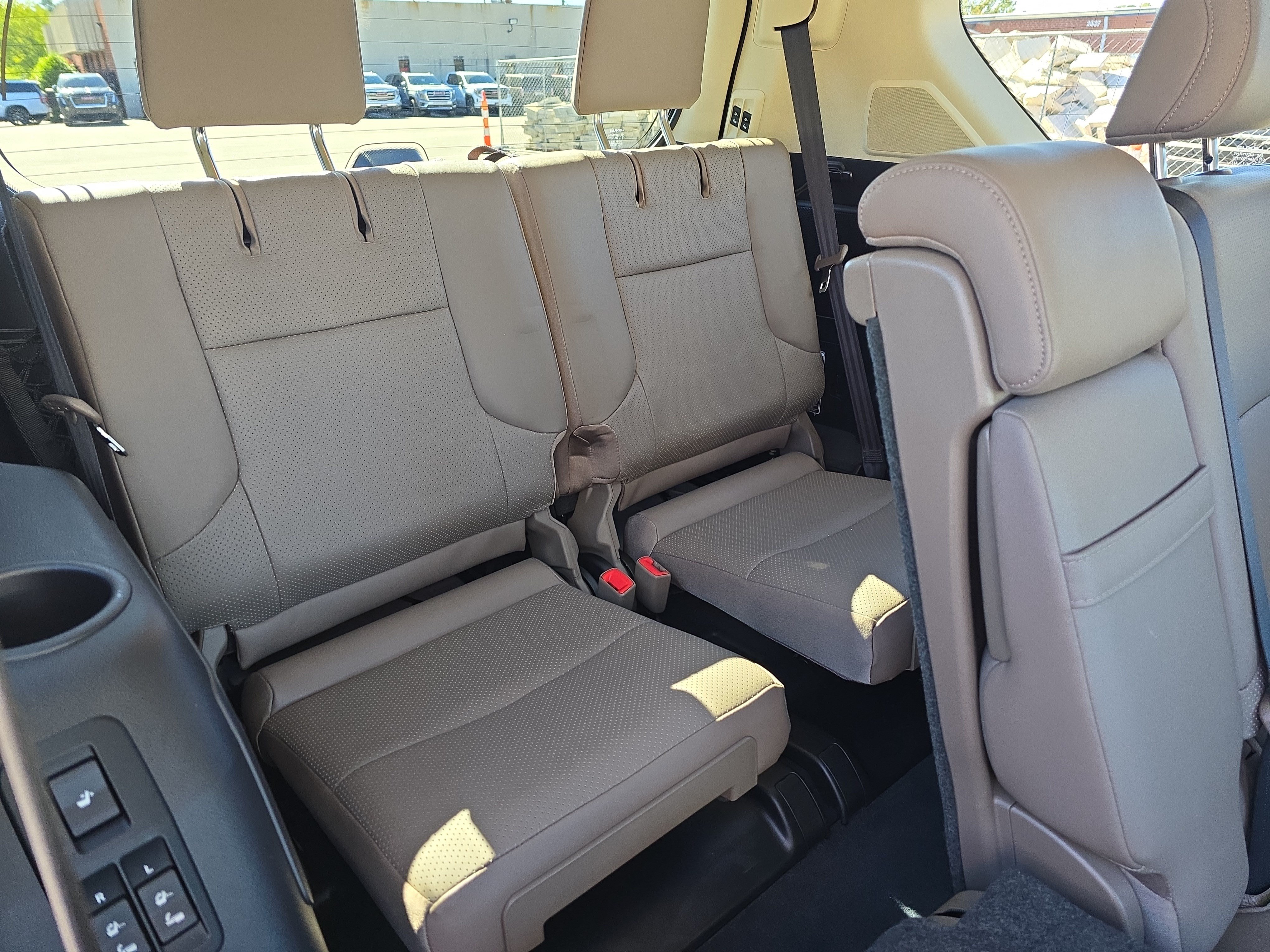 Used 2022 Lexus GX 460 Luxury w/ Off Road Package AWD/4WD image 12