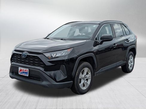 Used 2021 Toyota RAV4 LE AWD/4WD image 3