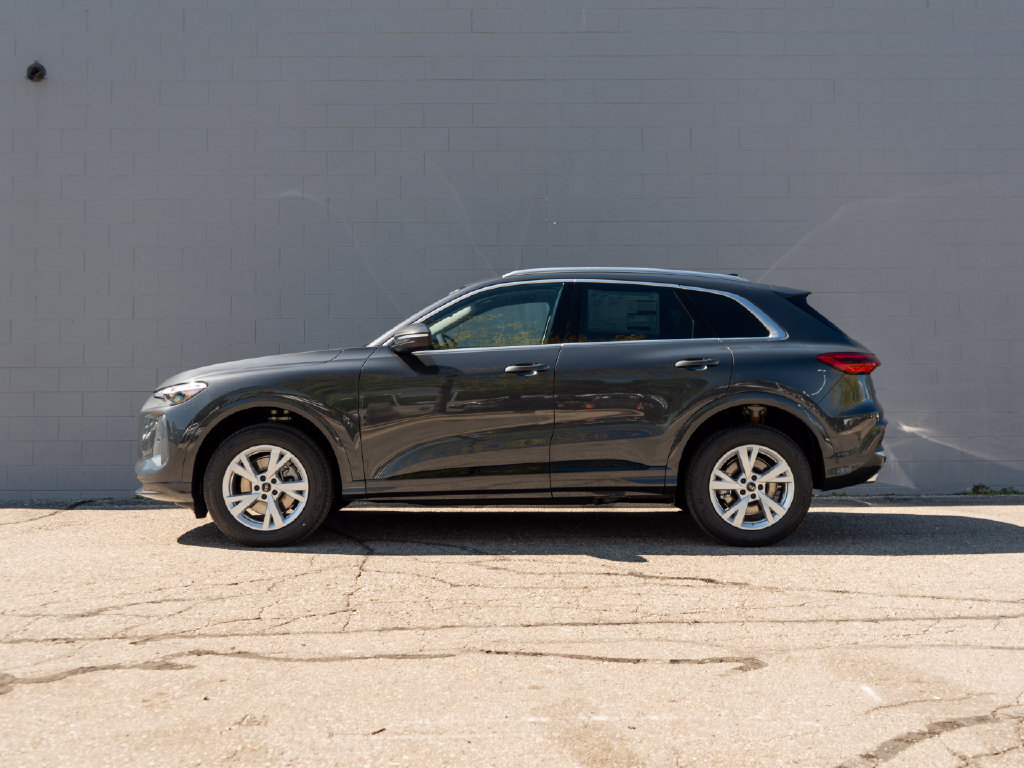New 2026 Audi Q5 Premium AWD/4WD image 3