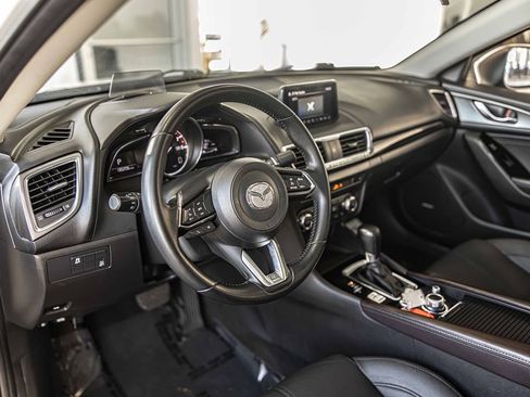 Used 2017 MAZDA MAZDA3 Grand Touring image 19