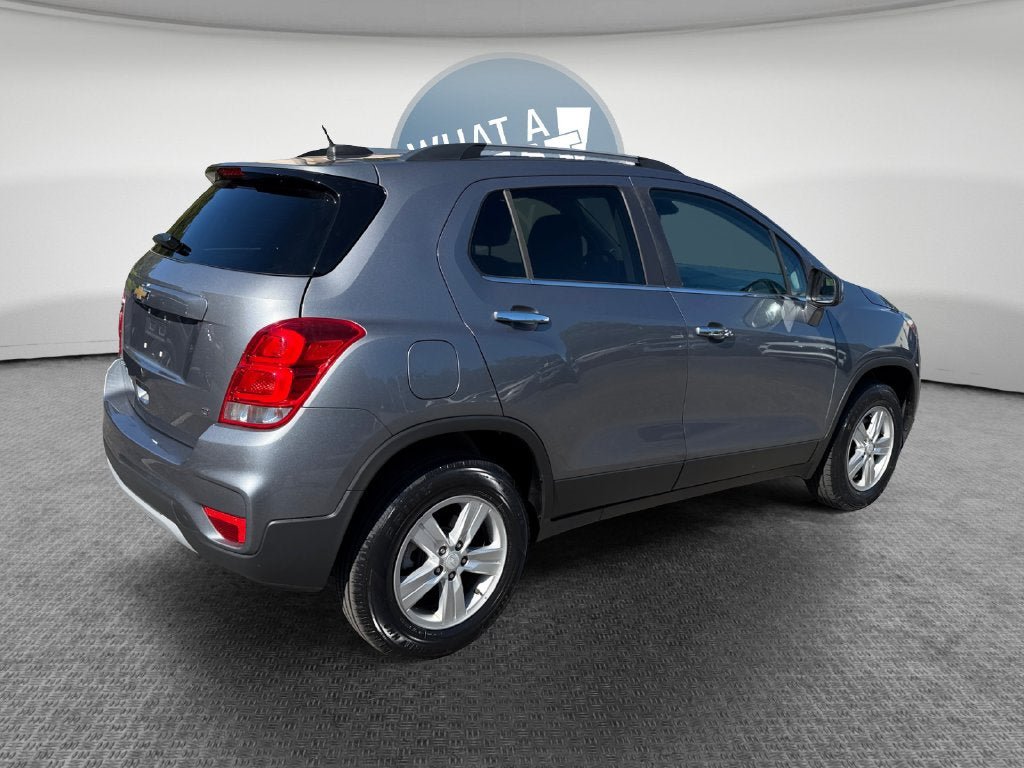 Used 2020 Chevrolet Trax LT w/ LT Convenience Package AWD/4WD image 3